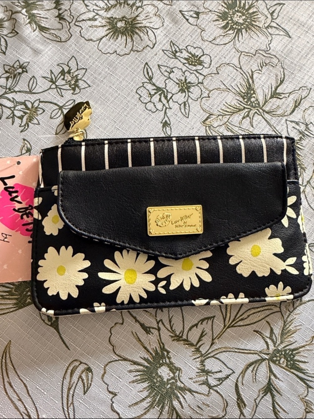 Luv Betsey Black Daisy Print Wallet Clutch NWT - Picture 2 of 5